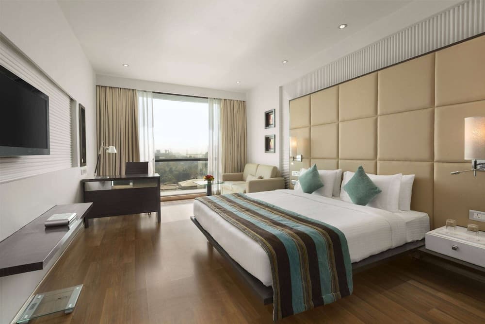 Standard Room, 1 King Bed