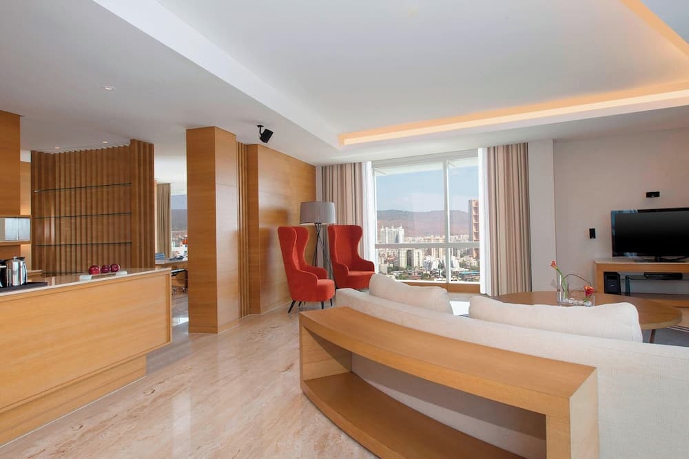 Suite King Room