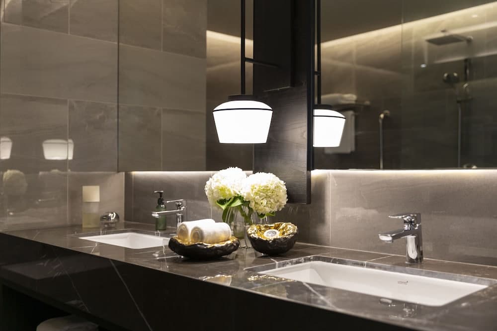 Premier King Room