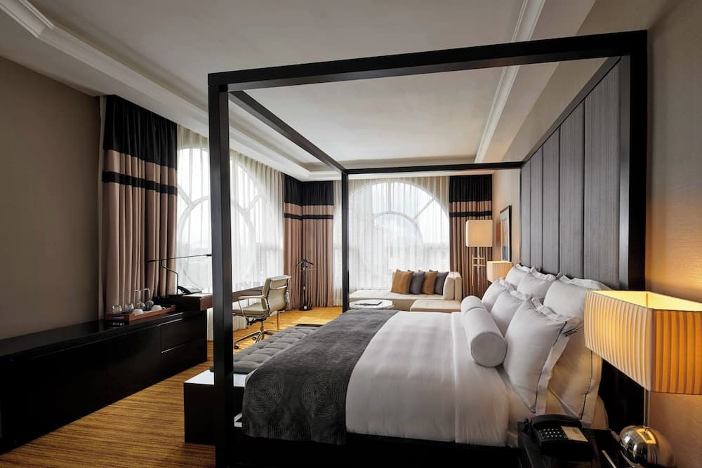 Deluxe Room, 1 King Bed, Tower