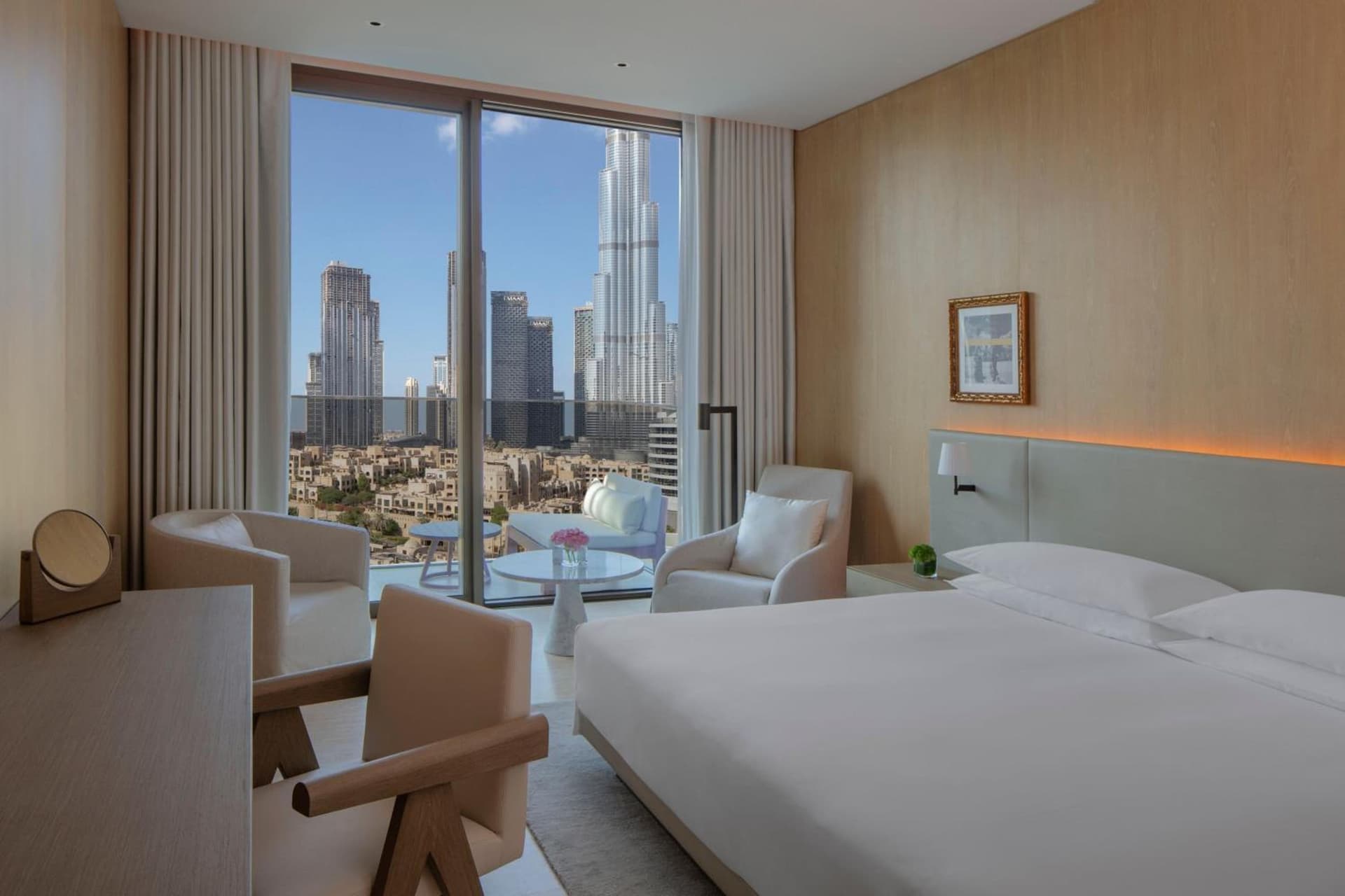 Deluxe King Balcony Room