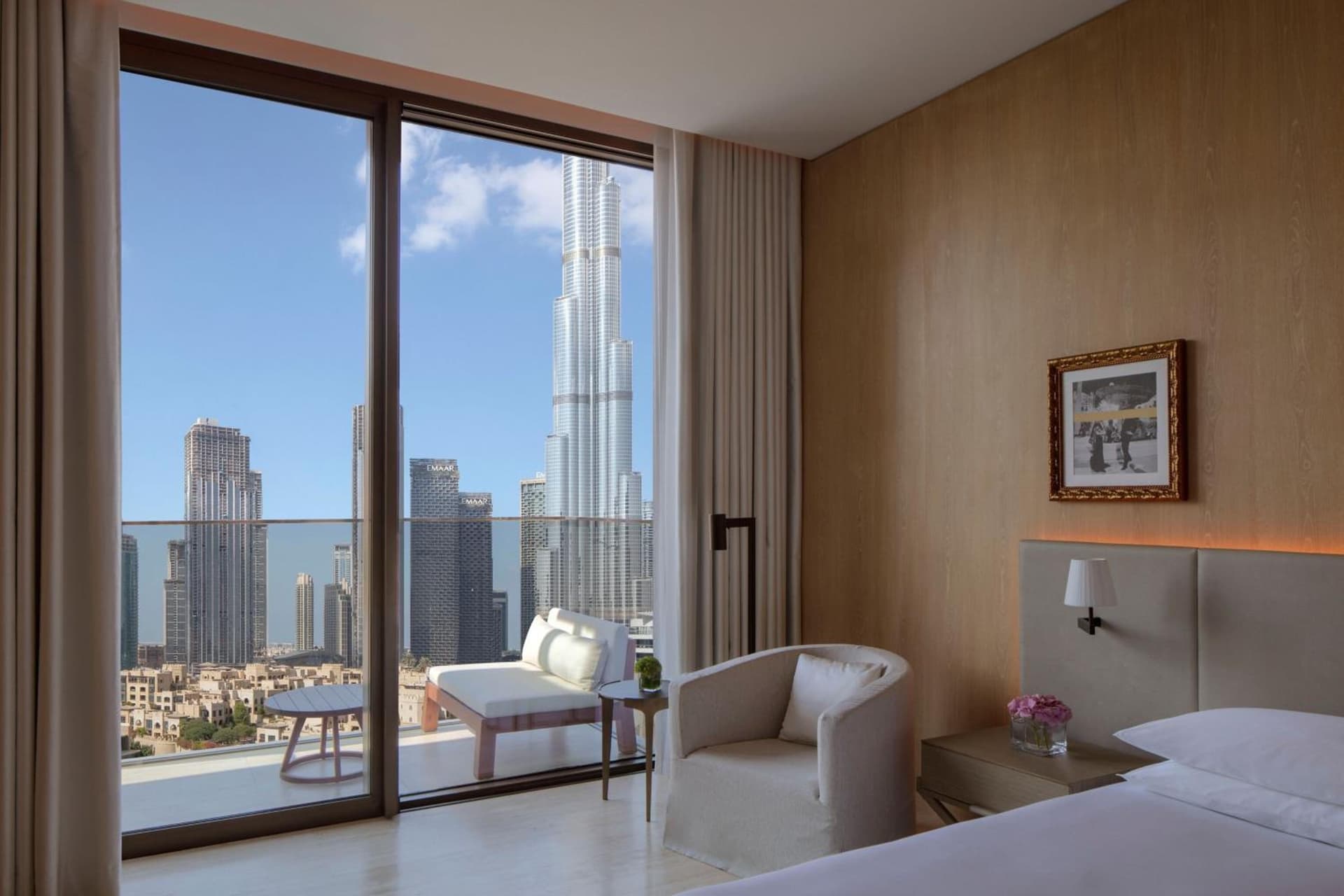 Deluxe King Balcony Room