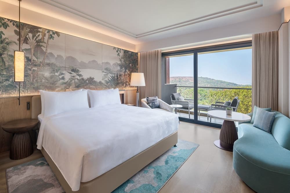 Luxury Room, 1 King Bed, Balcony (View)