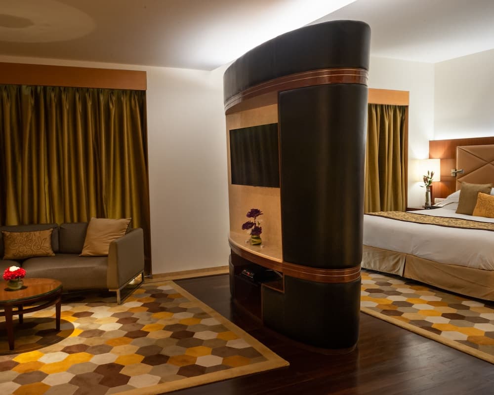 Suite Queen Room