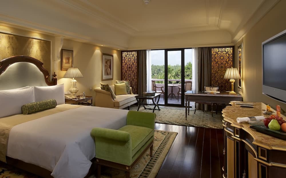 Premier Room, 1 King Bed (Royal)