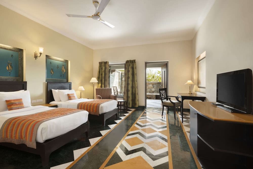Deluxe Twin City View Accessible Room