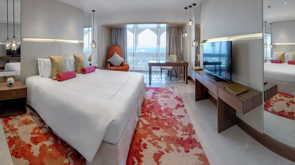 Deluxe King Sea View Room