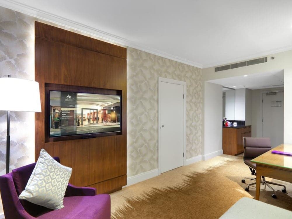 Suite King High Floor Room
