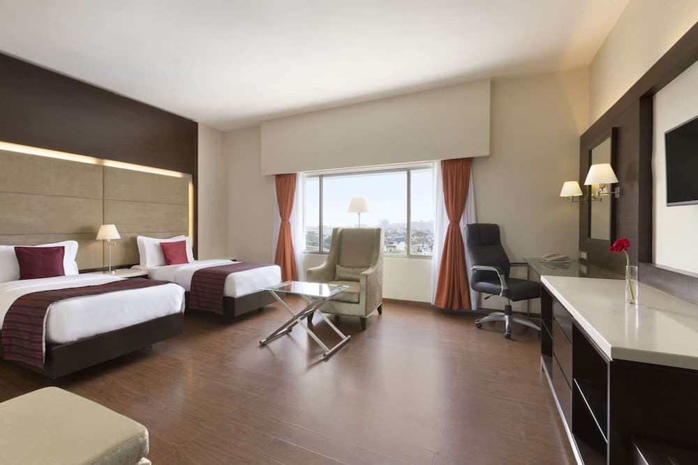 Deluxe Twin Smoking Room