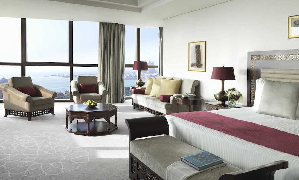 Junior Suite King Room