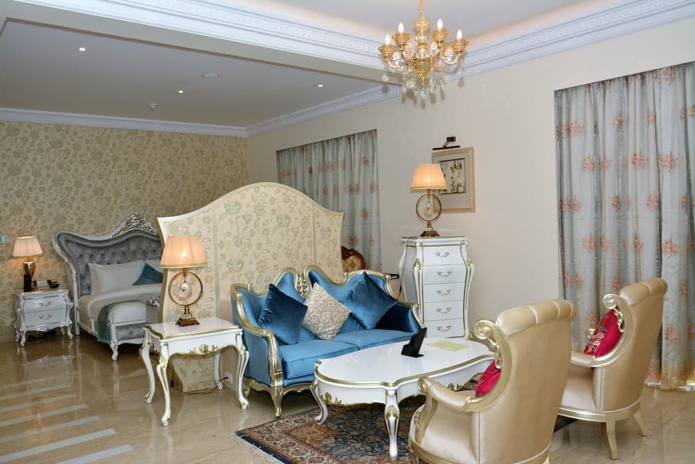 Executive King Room with Bathtub
