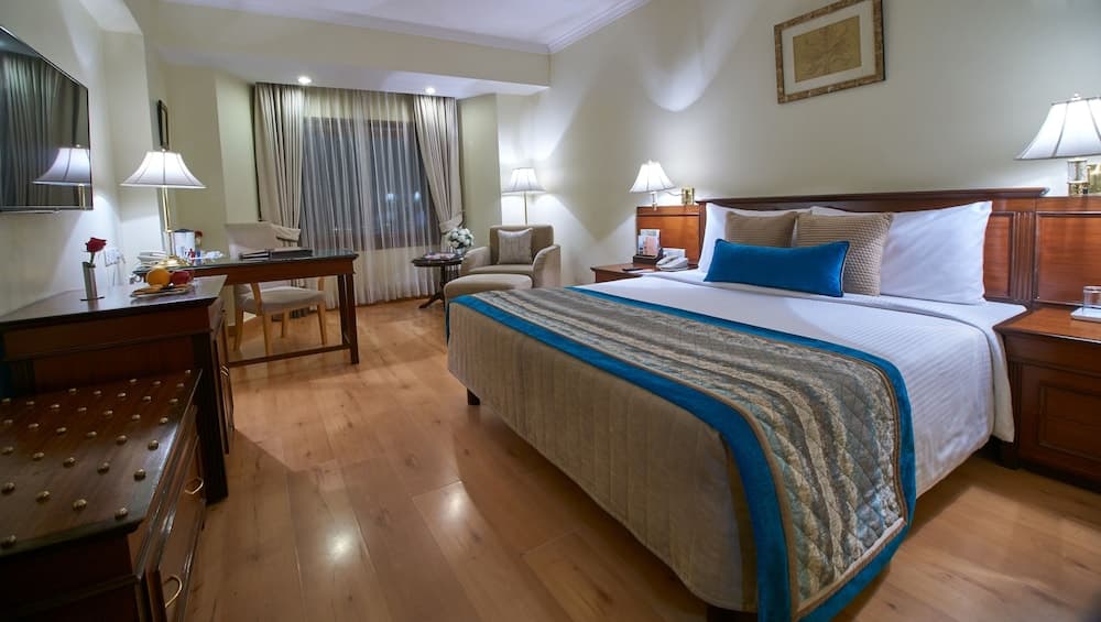 Deluxe Queen Room