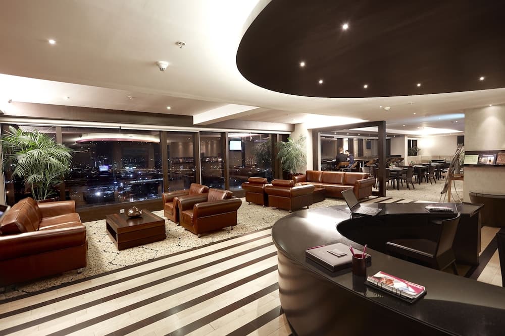 Club King Room