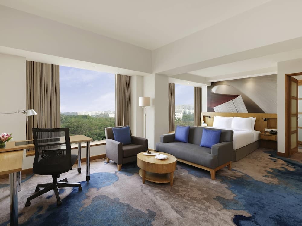 Premier Queen Room