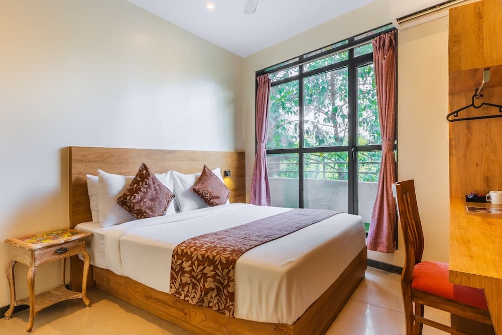 Standard Queen Room