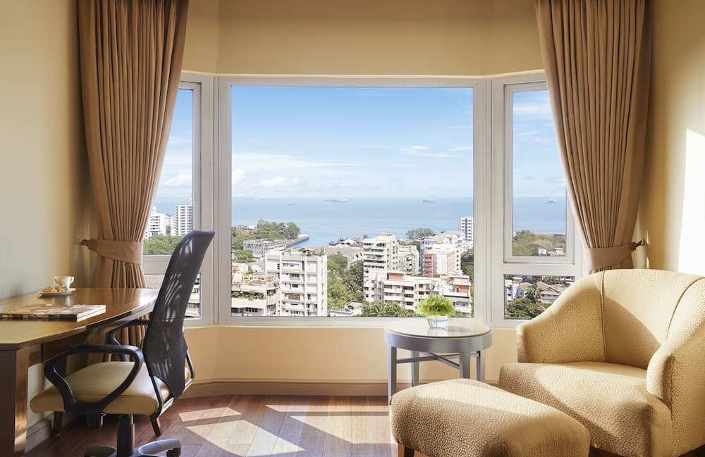 Superior Queen City View Room