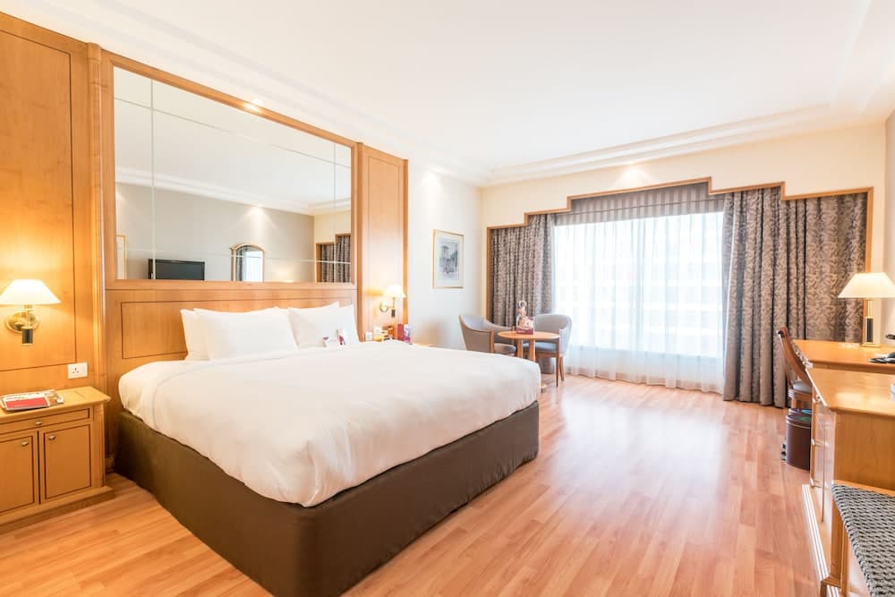 Club King Room