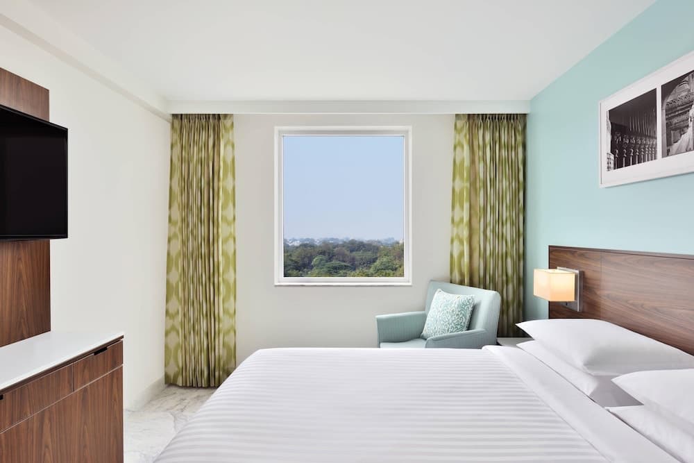 Suite Queen Room