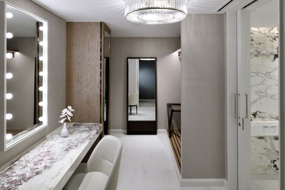 Suite King Room