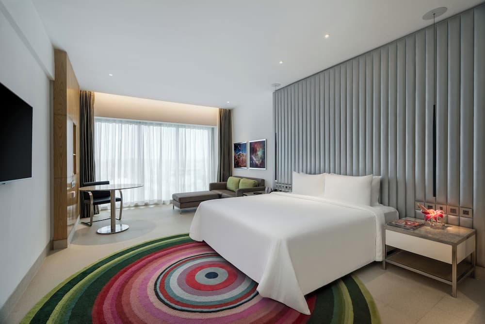Club King Room