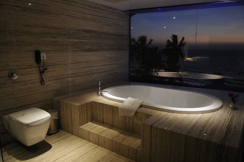 Luxury King Room