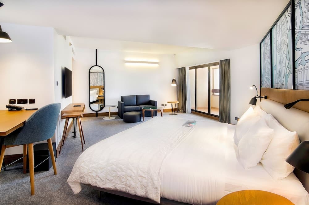 Junior Suite King Room