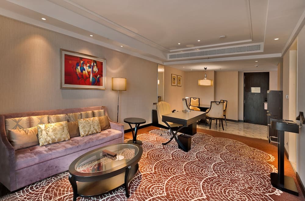 Suite King City View Room