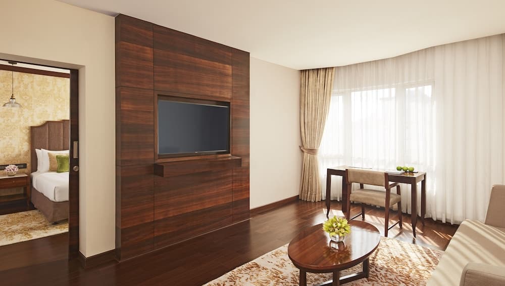 Suite King City View Room