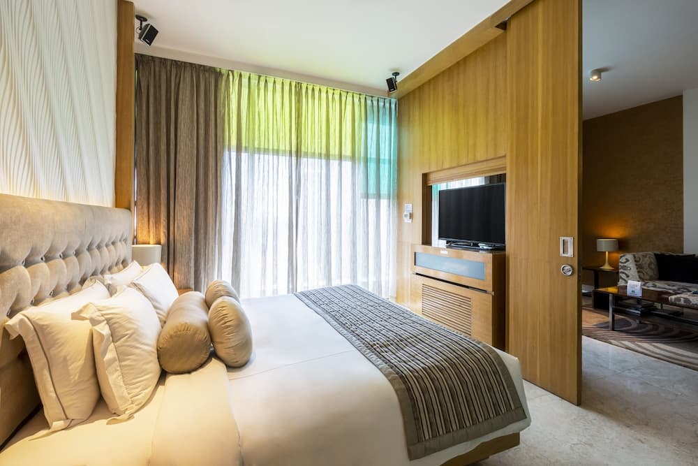 Suite King City View Room