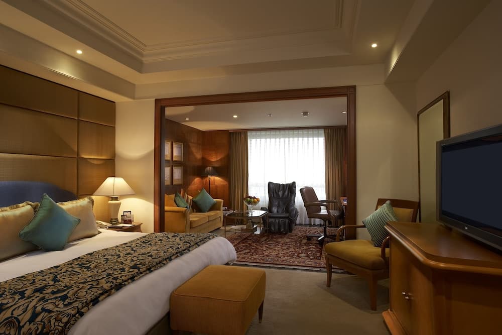 Double Pool View Room