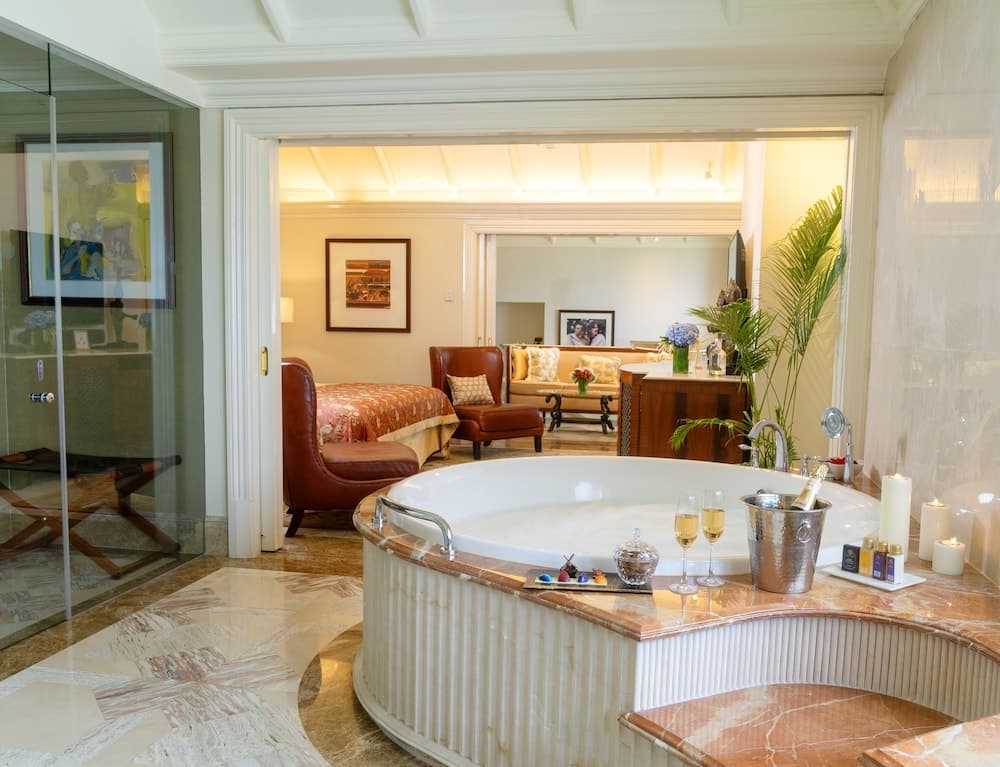 Suite King Sea View Room