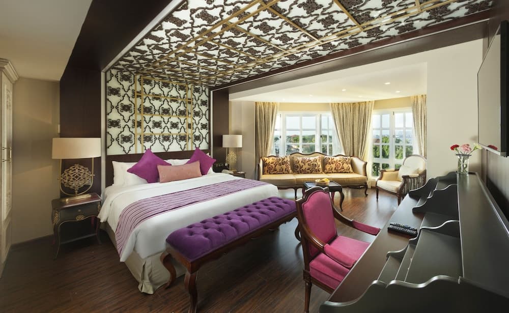 Royal Dutch Suite