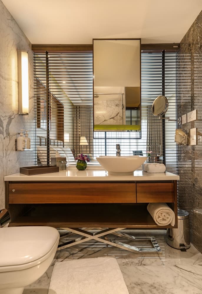 Suite Queen Room