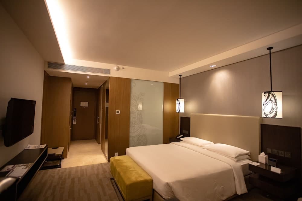 Club King Room