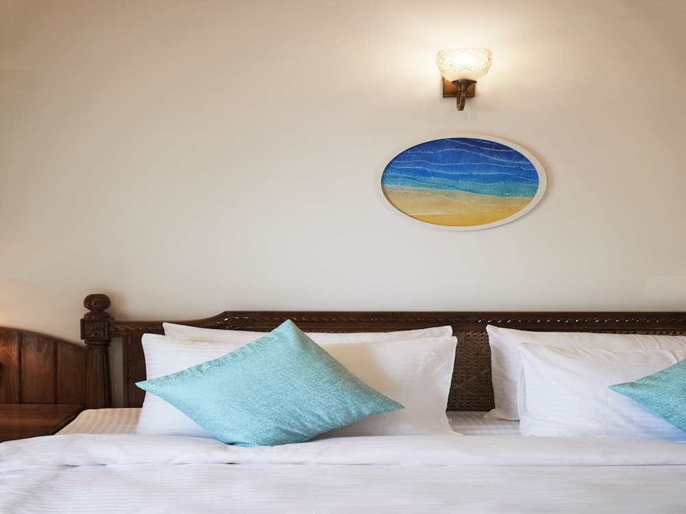 Luxury Room, 1 King Bed, Garden View