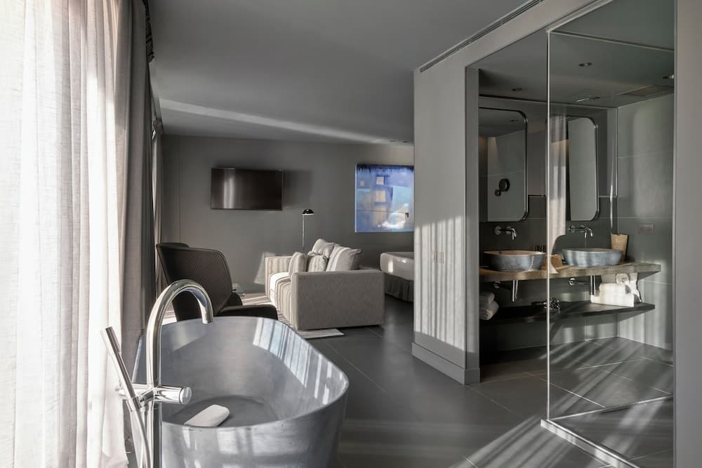 Premium King Room