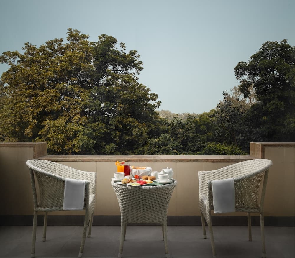 Premier King Balcony Room