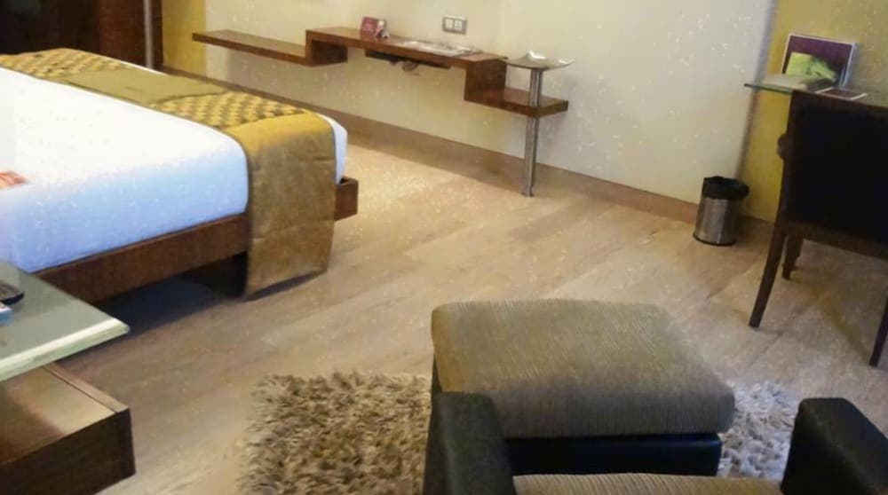 Executive King Room