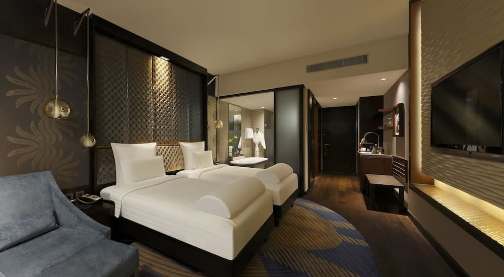Executive Twin City View Room
