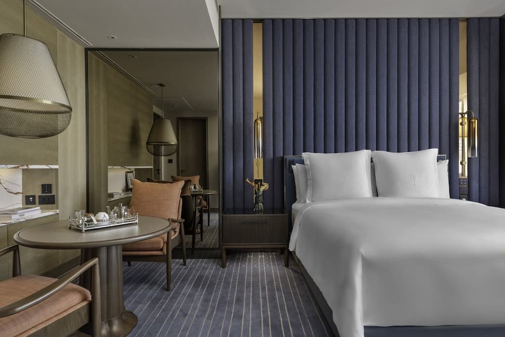 Premier King Sea View Room