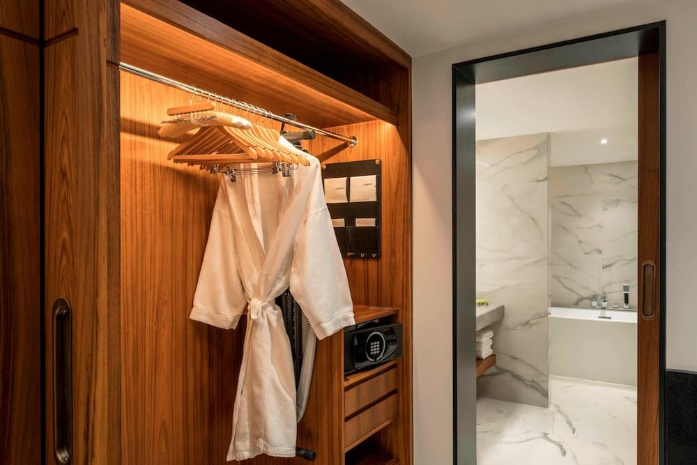 Suite King Room
