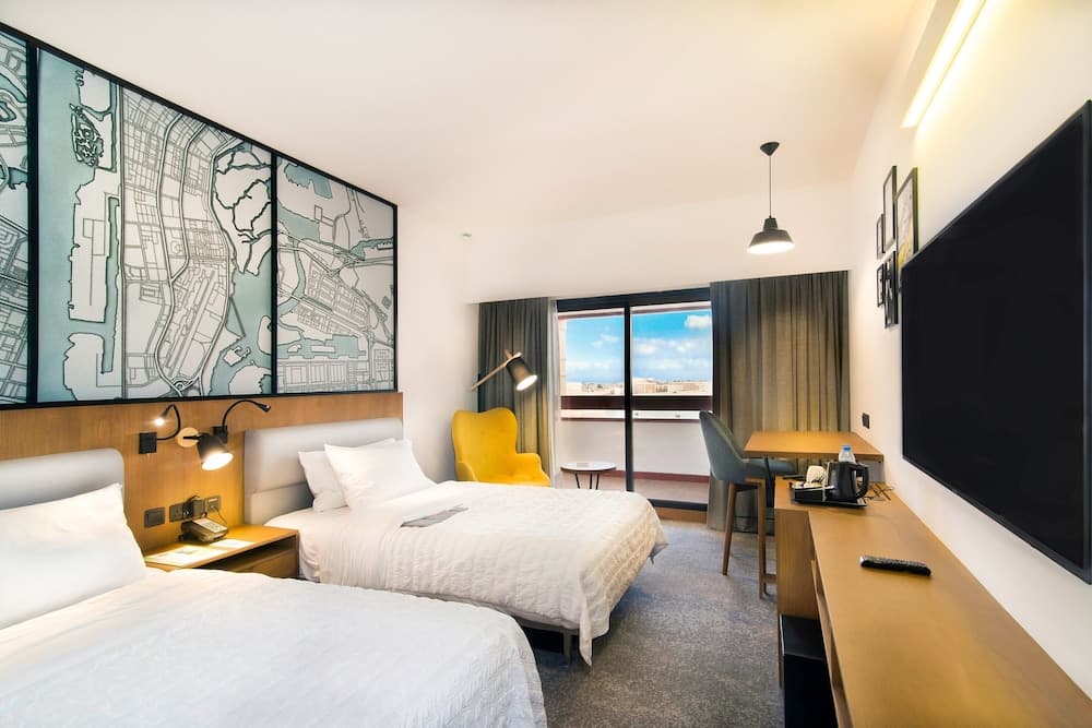 Deluxe Twin City View Room