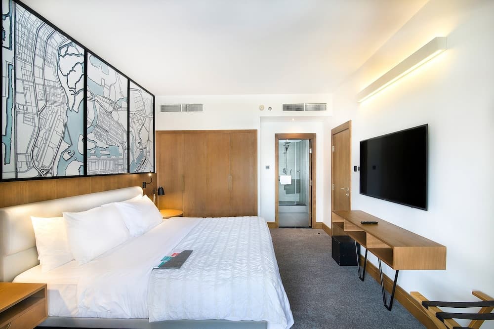 Club Twin Room