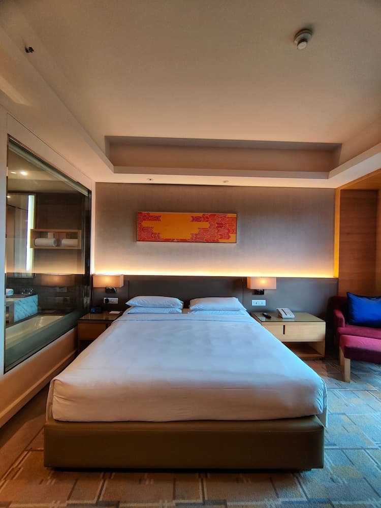 Twin Beds with Club Access