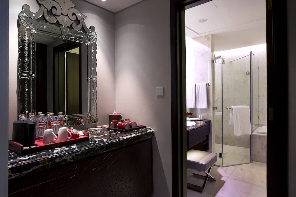 Palace King Room