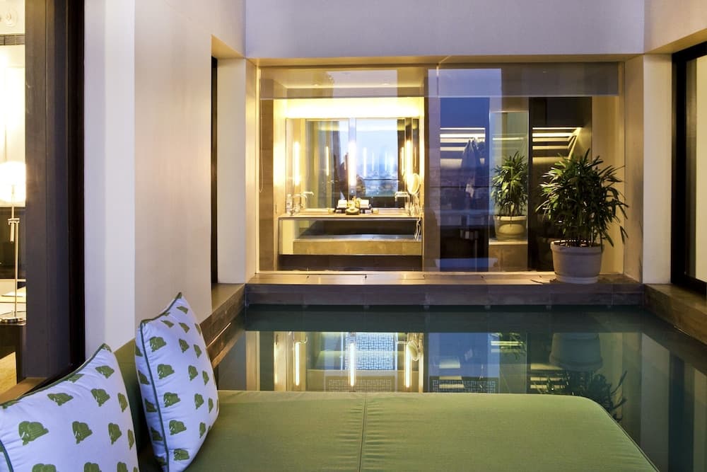 King Pool View Room