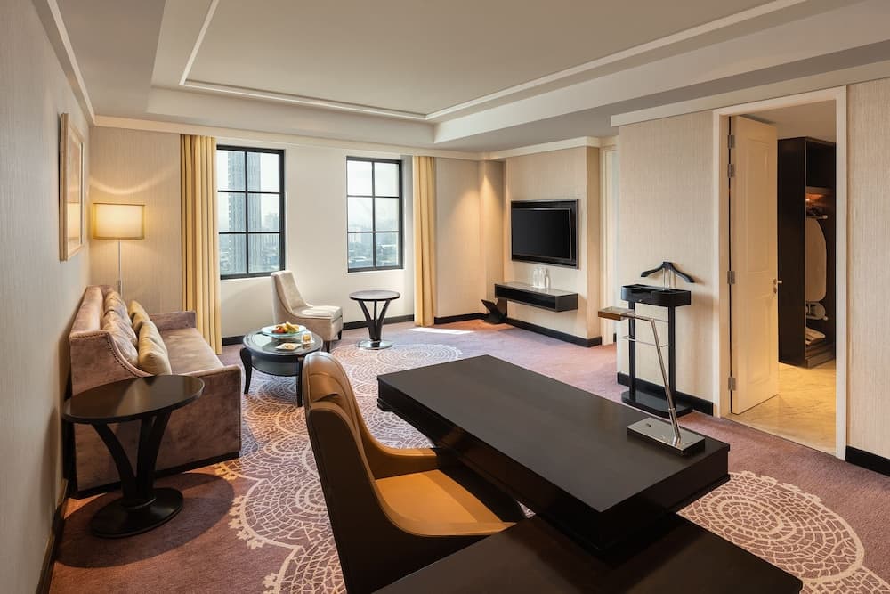 Suite King City View Room