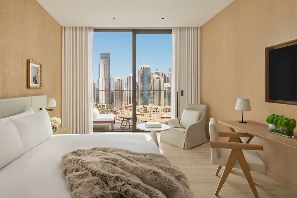 Deluxe King Balcony Room