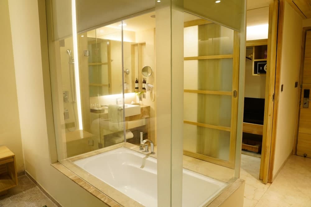 Premium King Room