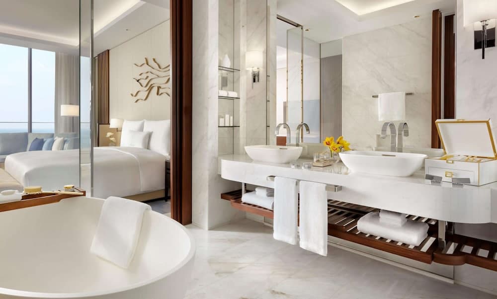 Family King Sea View Room